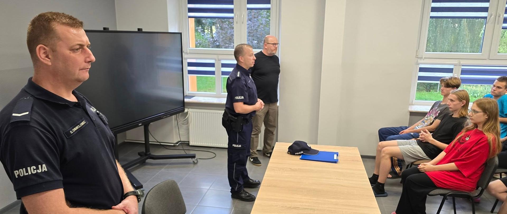 Spotkanie profilaktyczne z funkcjonariuszami Policji