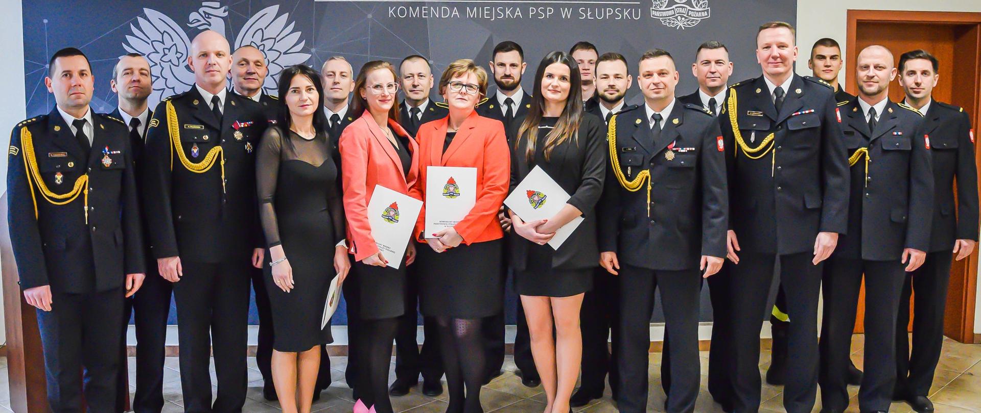 Zdjęcie przedstawia pracowników Służby Cywilnej PSP w Slupsku