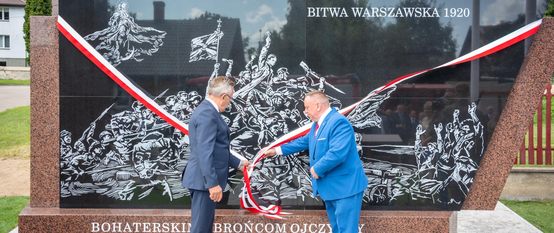 W Jabłonce Kościelnej odsłonięto tablicę upamiętniającą 100. rocznicę bitwy warszawskiej