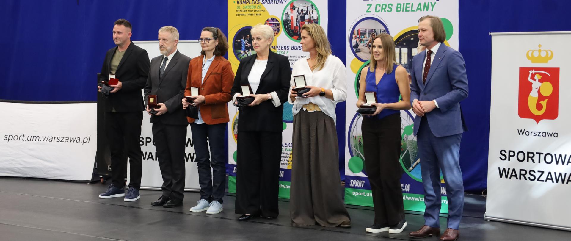 Podsumowanie 59. Warszawskiej Olimpiady Młodzieży. Uhonorowano zasłużonych dla sportu | fot. SZSWWM