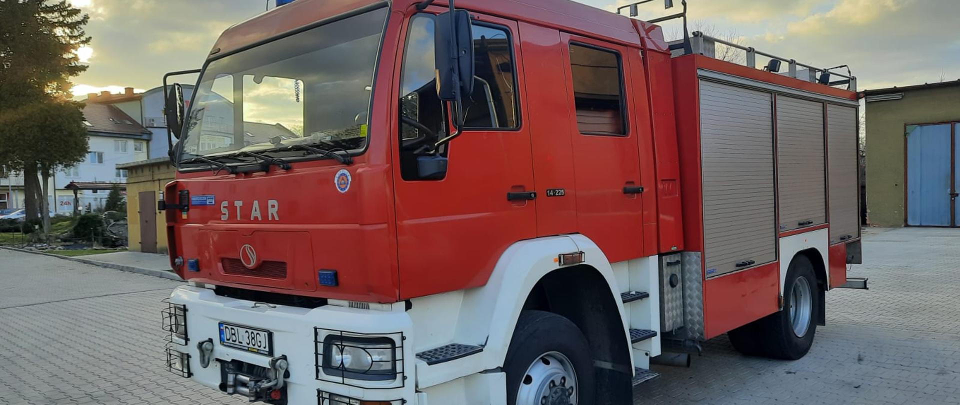 samochód ratowniczo gaśniczy z modułem proszkowym 