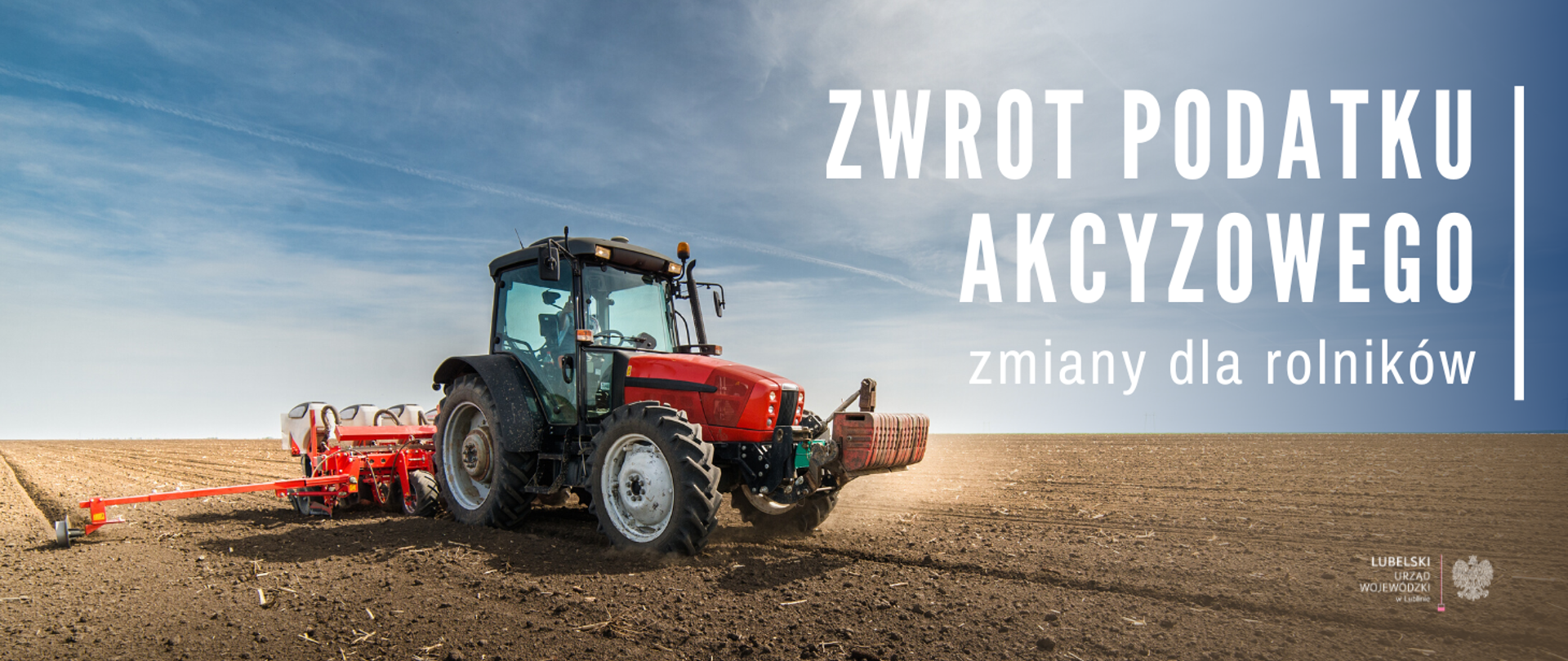 Traktor podczas prac polowych