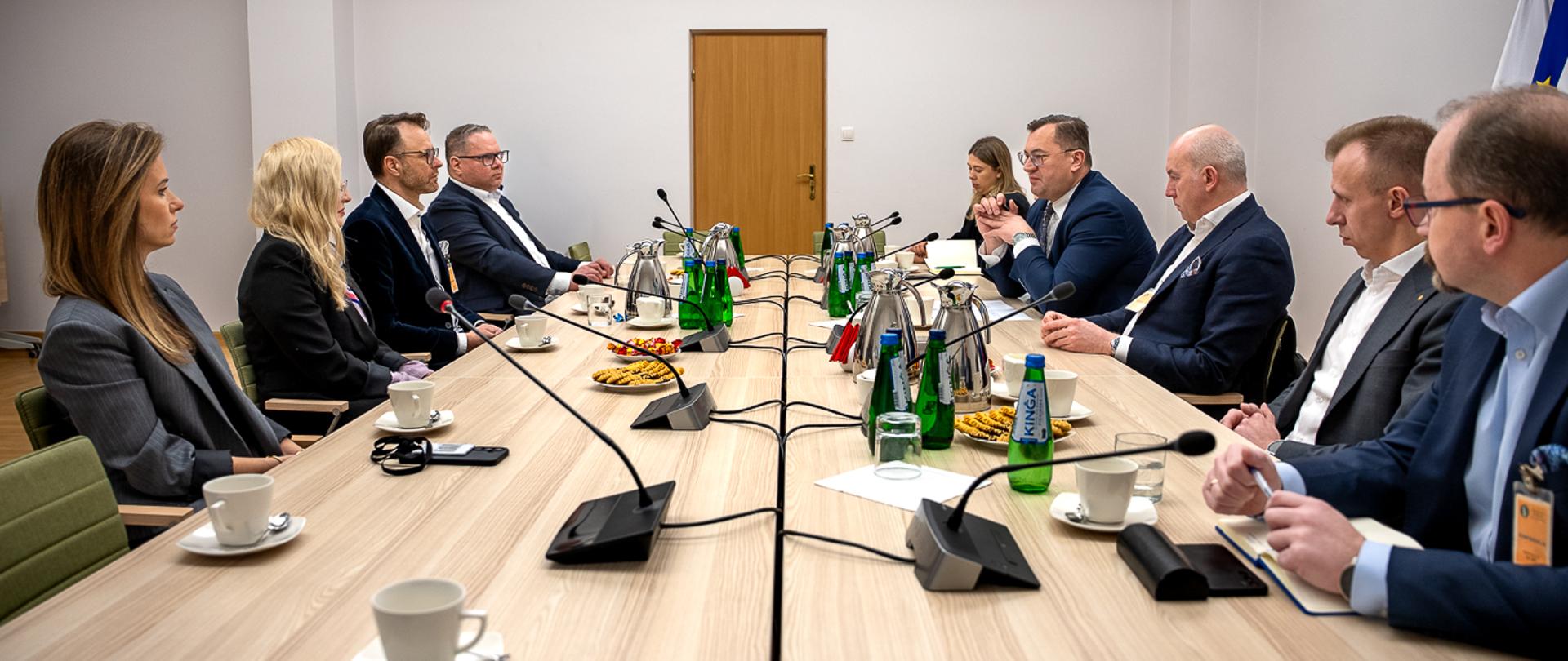 Spotkanie z przedstawicielami sieci handlowych (fot. MRiRW)