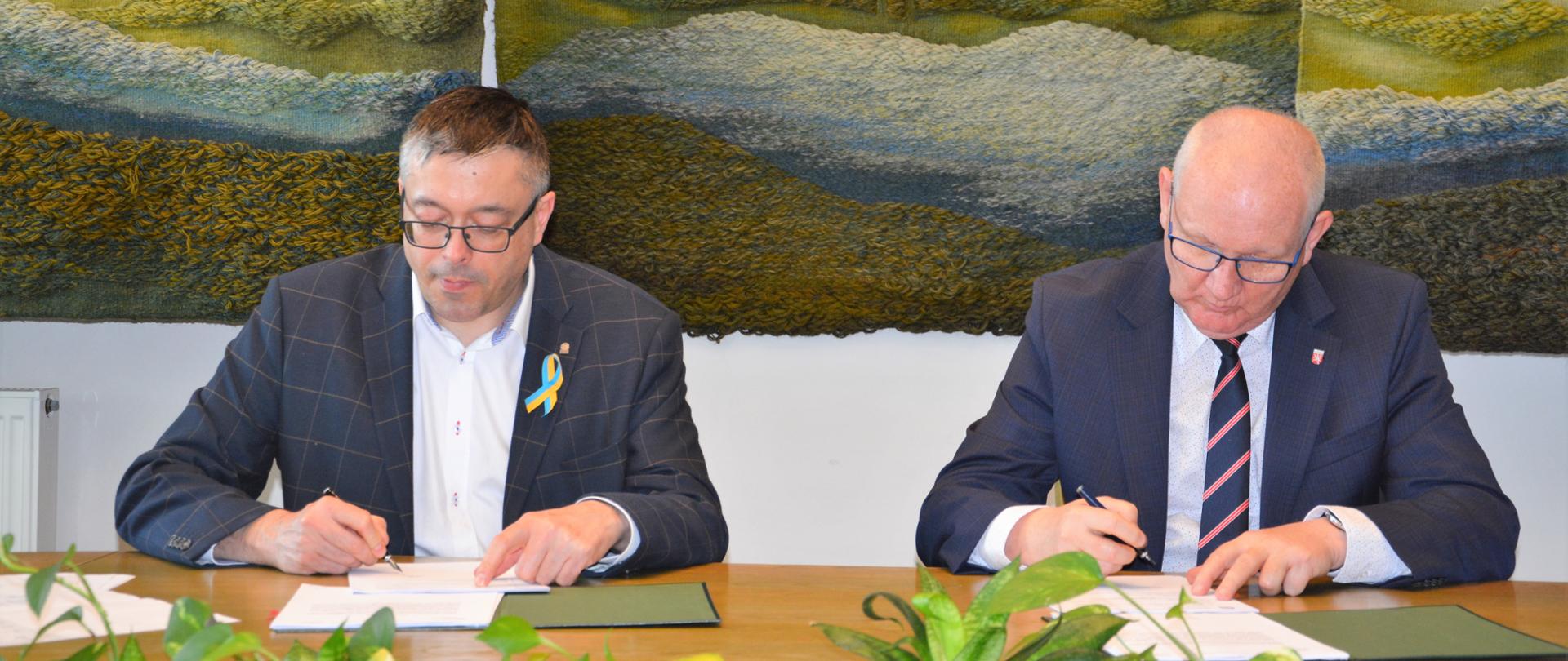 Zabytkowy Ratusz w Lądku – Zdroju (woj. dolnośląskie) przejdzie gruntowny remont termomodernizacyjny dzięki dotacji z Narodowego Funduszu Ochrony Środowiska i Gospodarki Wodnej