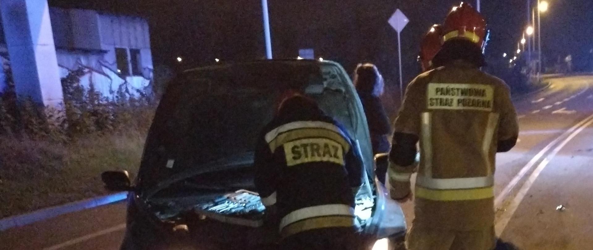 Kolizja dwóch samochodów osobowych przy ul. Zagłoby w Ostrowcu Św.