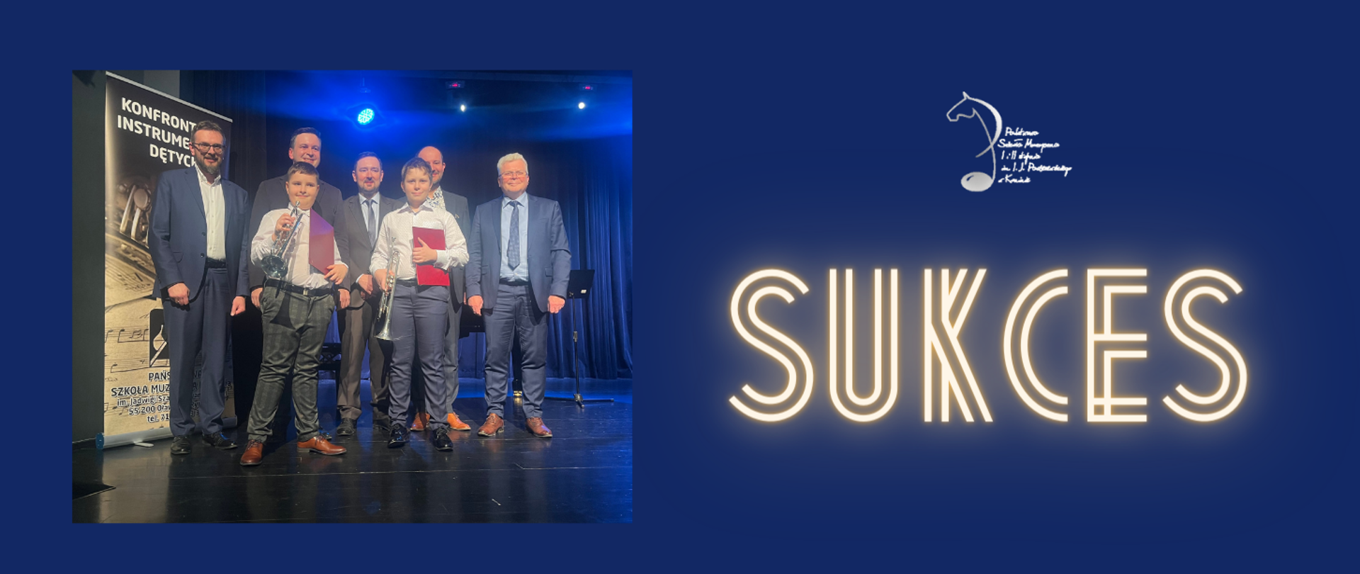 Zdjęcie Laureatów, Jury, akompaniatora i nauczyciela z napisem sukces i logo PSM