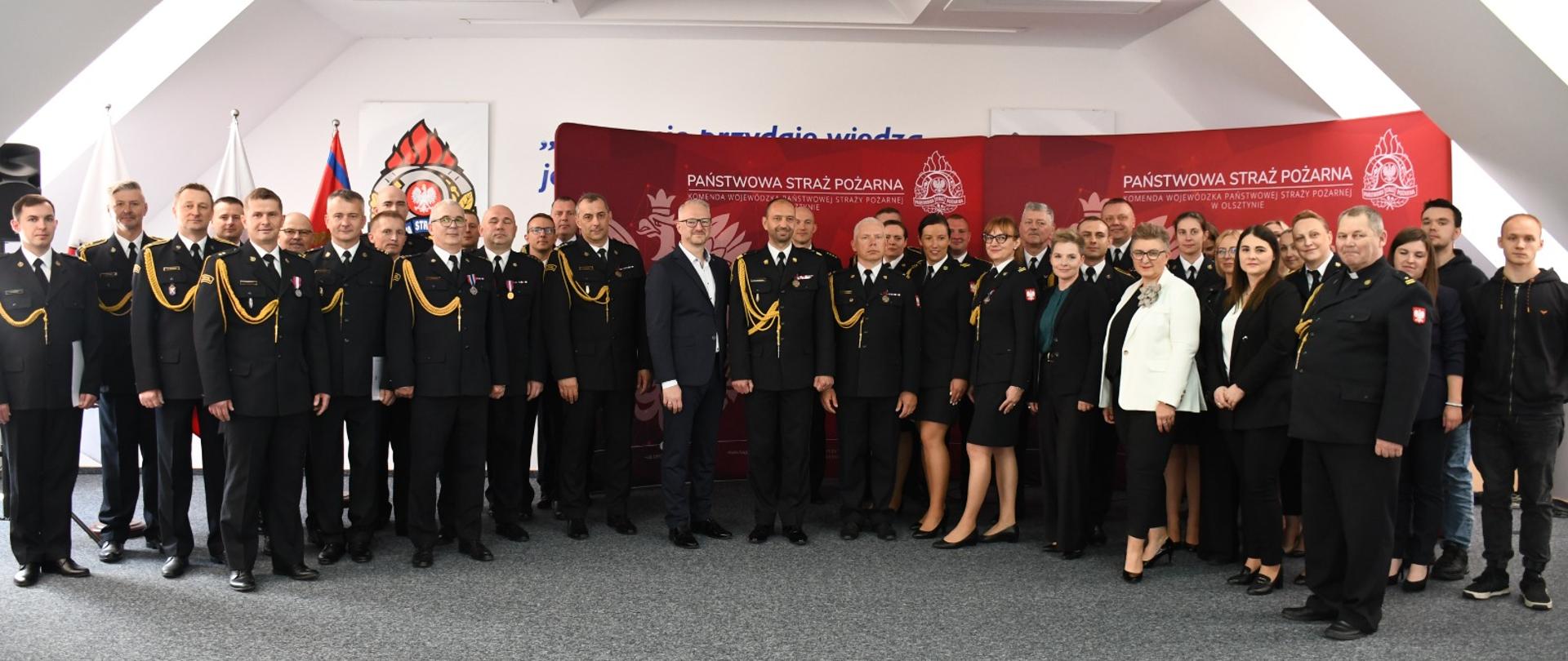 Uroczysta zbiórka w Komendzie Wojewódzkiej PSP