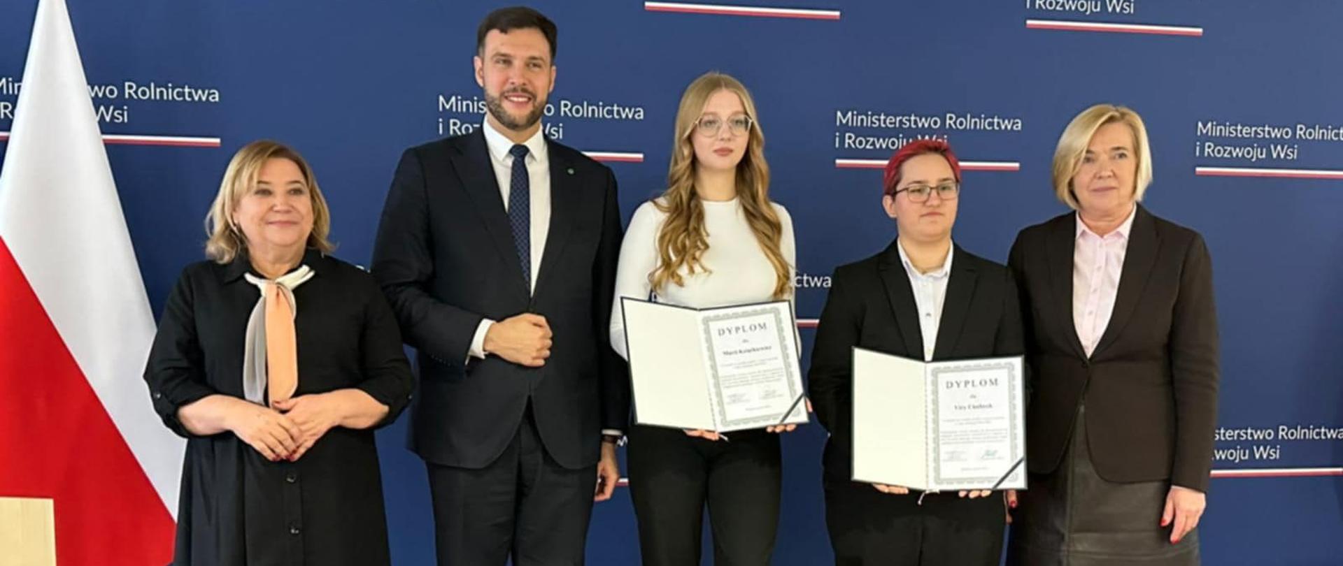 Uczennice ZSCKR w Sandomierzu-Mokoszynie wyróżnione Nagrodą Ministra Rolnictwa i Rozwoju Wsi