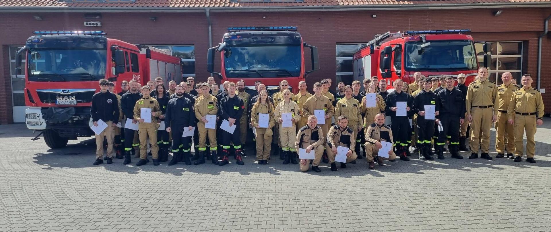 Szkolenie podstawowe strażaków ratowników Ochotniczych Straży Pożarnych.