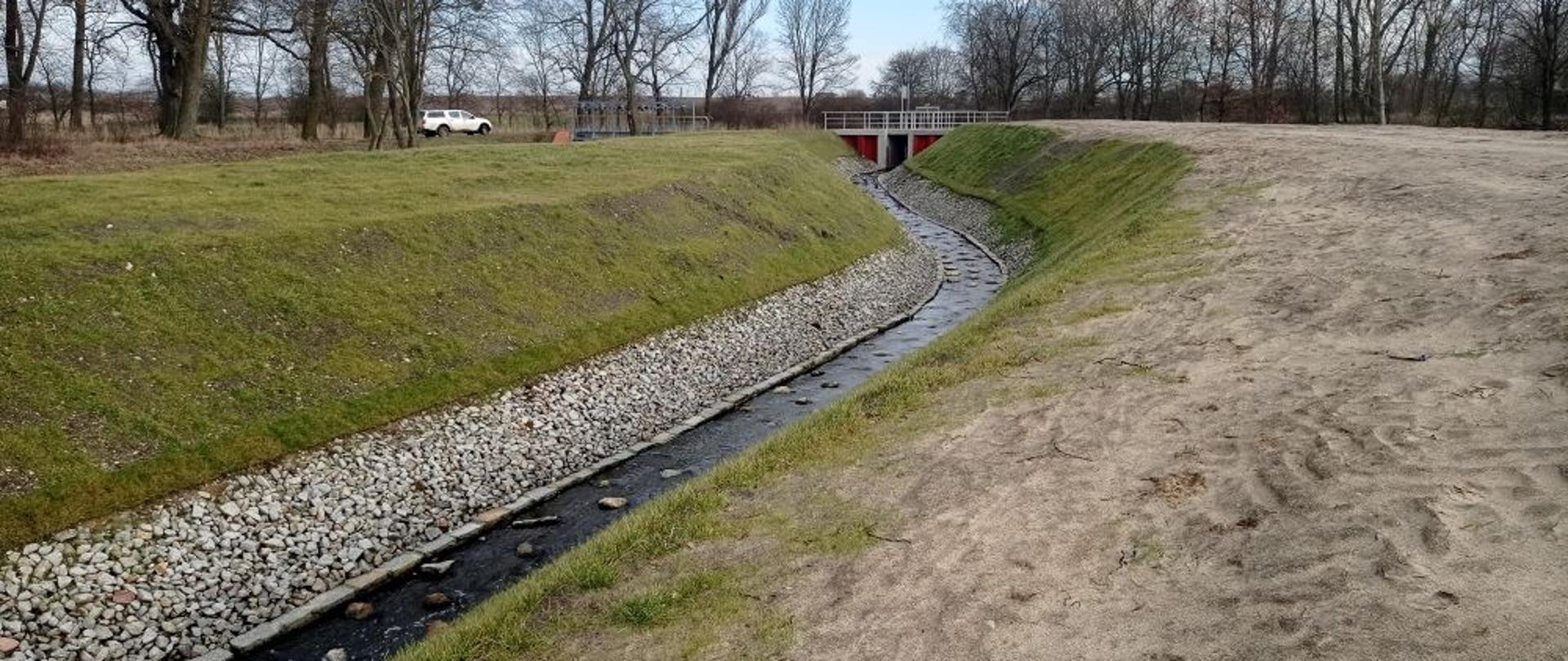 Przepławka na Noteci na obiekcie hydrotechnicznym Pakość