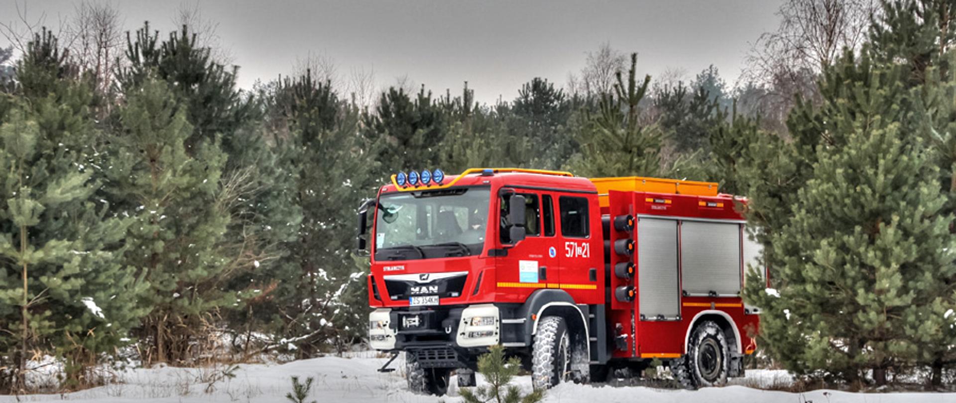 Ćwiczenia doskonalące z zakresu kierowania pojazdami w trudnych warunkach terenowych 