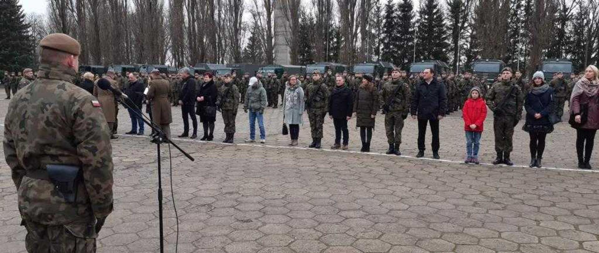 Żołnierze 5. Mazowieckiej Brygady Obrony Terytorialnej złożyli ostatnią w tym roku przysięgę.