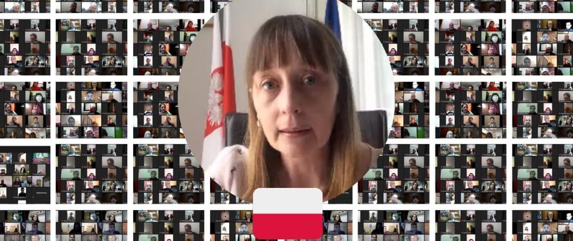 La pantalla con Aleksandra Piątkowska y los estudiantes de la Universidad Nacional de San Martín 