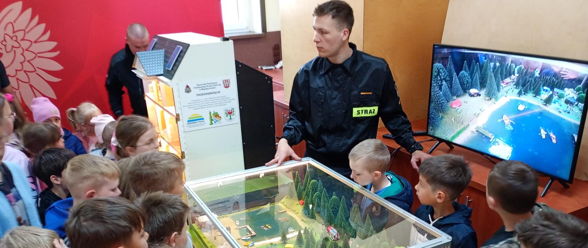 Wizyta uczniów ze Szkoły Podstawowej w Kamionnie w KP PSP Międzychód