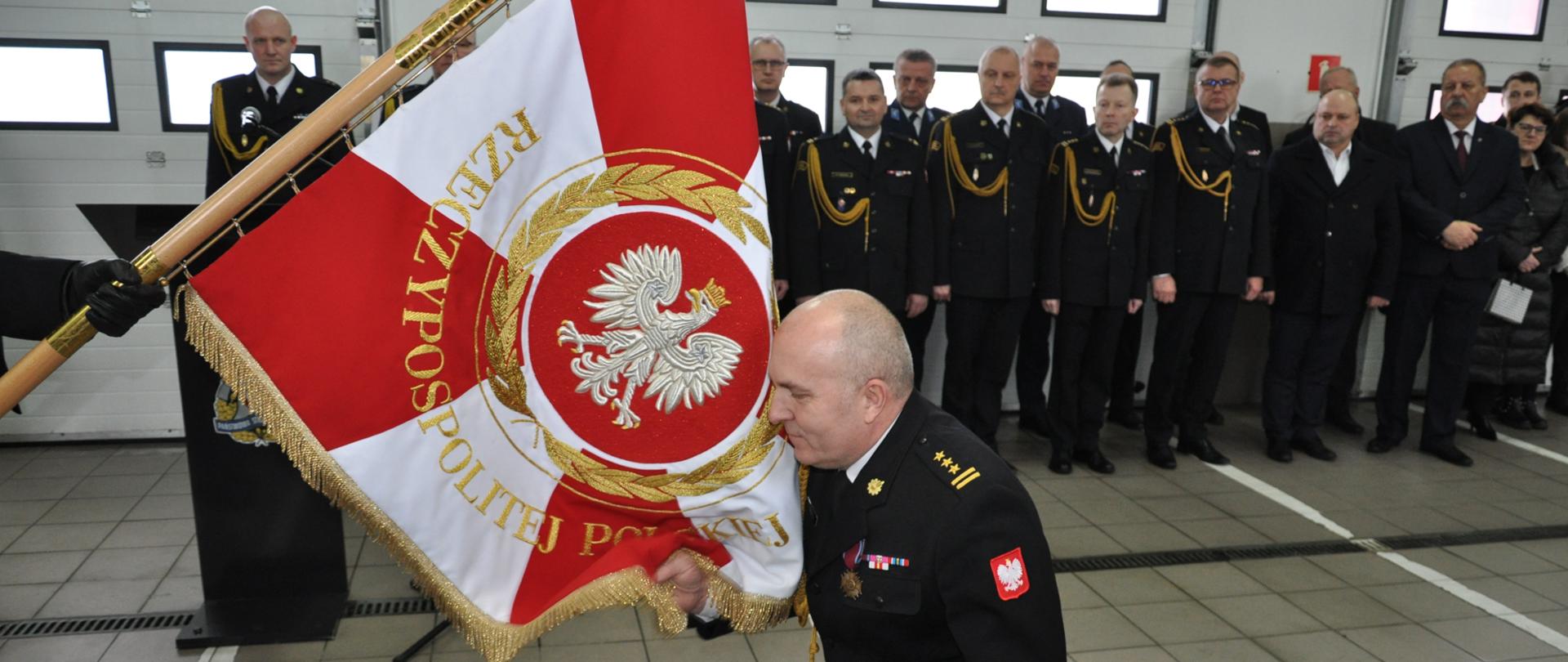 Uroczystość zdania obowiązków Komendanta Powiatowego PSP w Rypinie przez st. bryg. Grzegorza Łydkowskiego