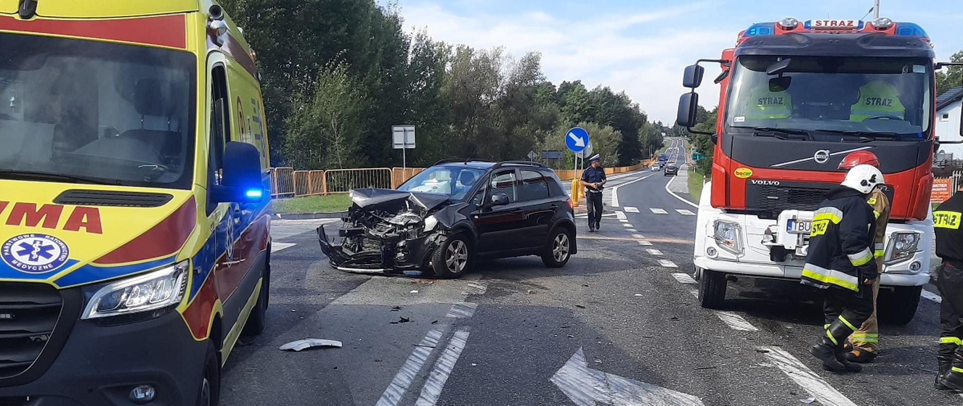 Wypadek dwóch samochodów osobowych na DK73 w miejscowości Stopnica