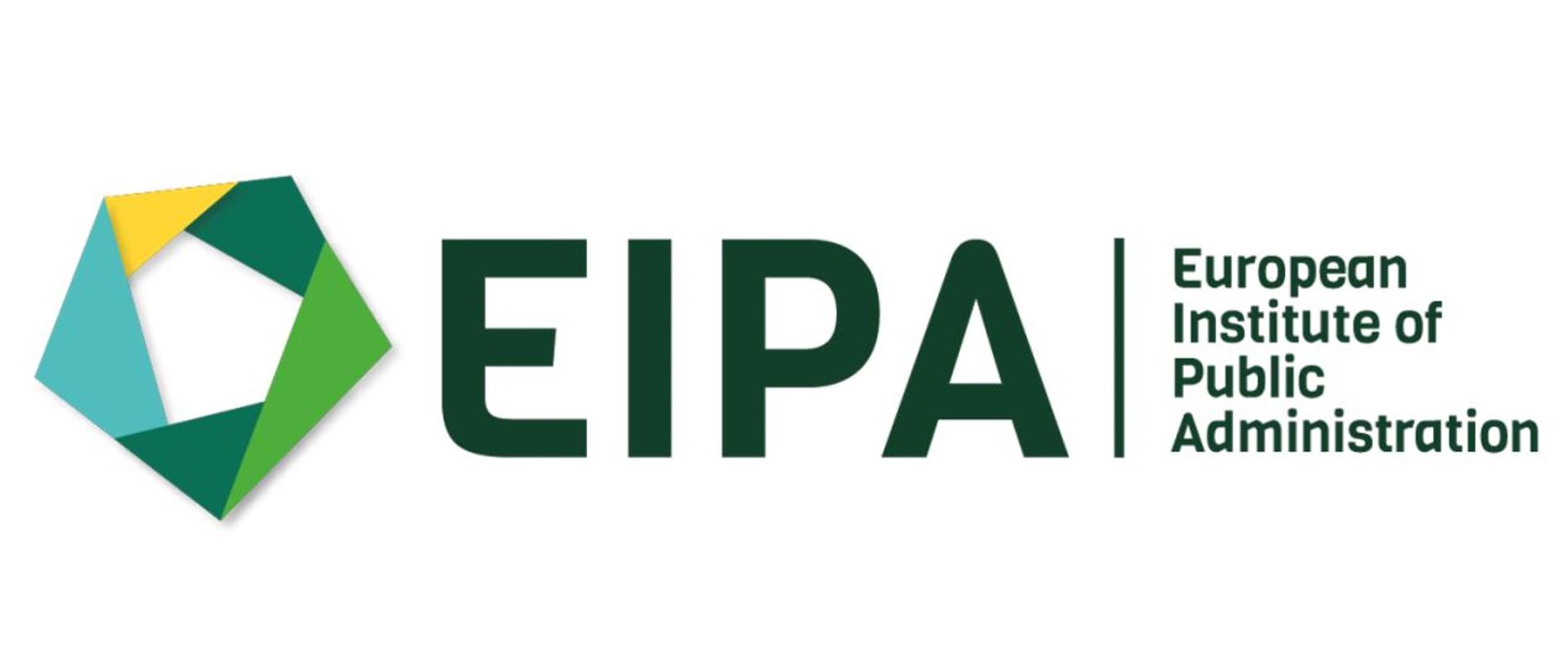 Na obrazku logo EIPA. Po lewej stronie od napisu EIPA znajduje się okrąg złożony z kolorowych trójkątów - zielonych turkusowych i żółtych. Po prawej strony od napisy znajduje się napis: European Institute od Public Administration