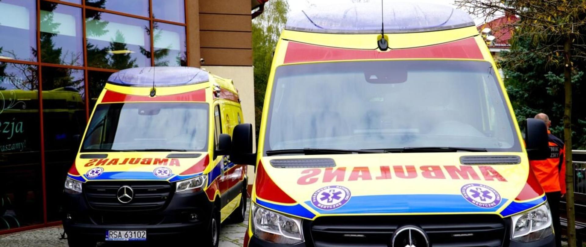 Dwie karetki pogotowia