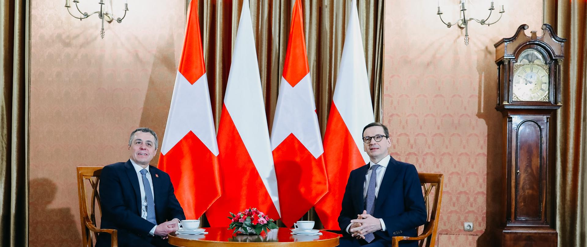 Premier Mateusz Morawiecki i Prezydent Konfederacji Szwajcarskiej Ignazio Cassis podczas spotkania.