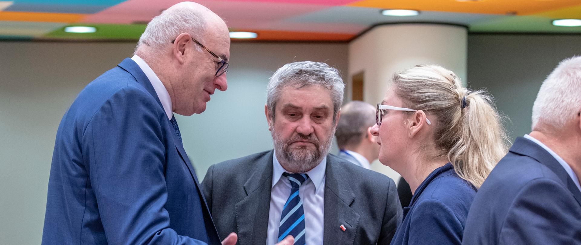 Min. Ardanowski z komisarzem Hoganem