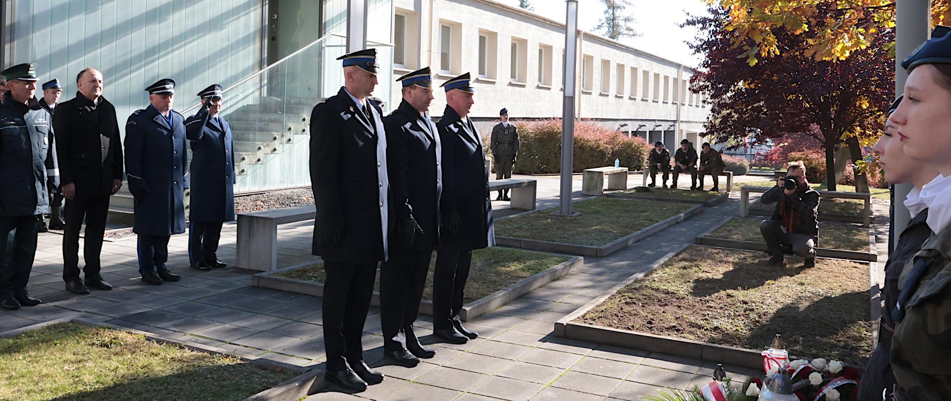 Przed dniem Wszystkich Świętych oddano hołd osobom zasłużonym dla regionu i Ojczyzny