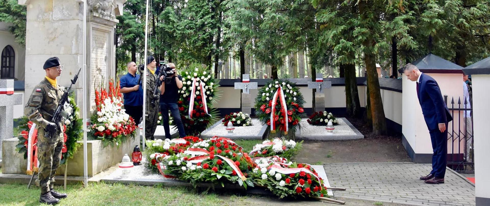 Na zdjęciu widać mężczyzn