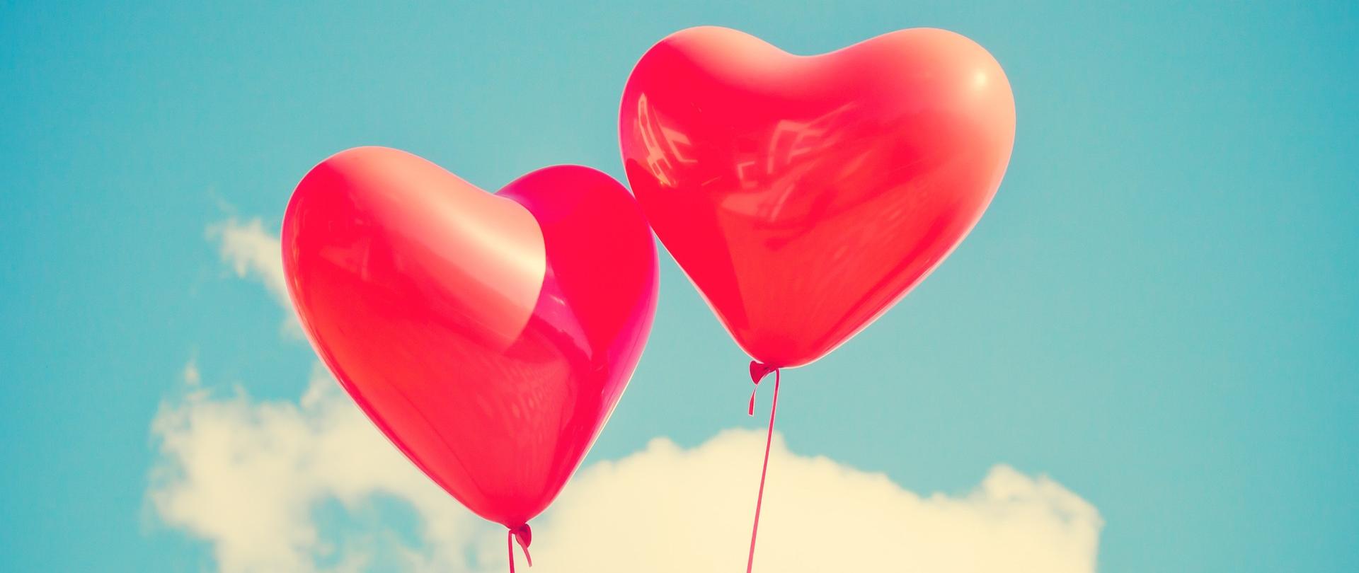 Balony w kształcie serca.