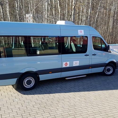 Minibus dla niepełnosprawnych podopiecznych „Wioski dziecięcej” w Homlu 