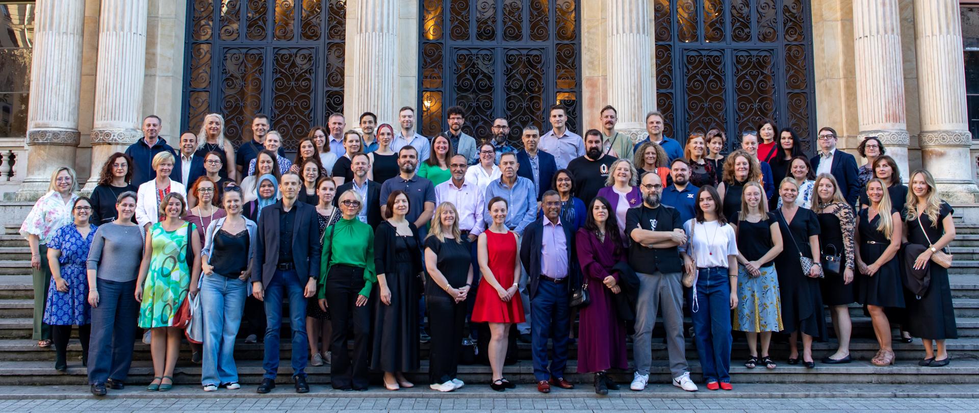 Zdjęcie uczestników konferencji ENFHEX