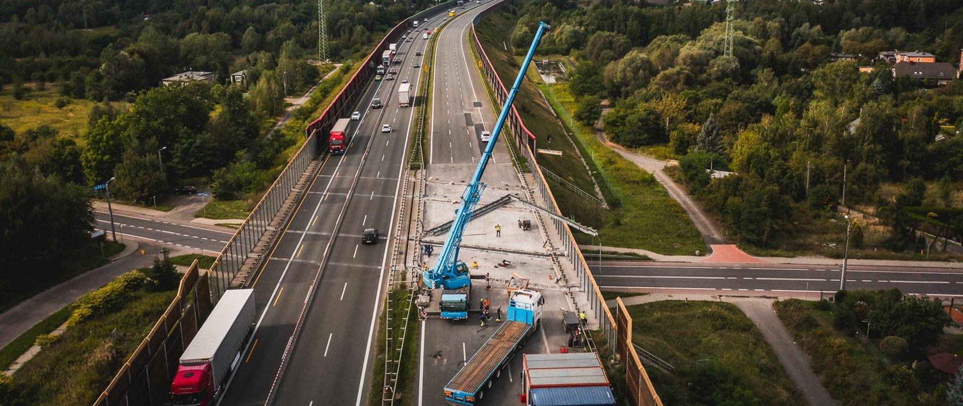 Remont urządzeń dylatacyjnych na autostradzie A4 w Rudzie Śląskiej. 