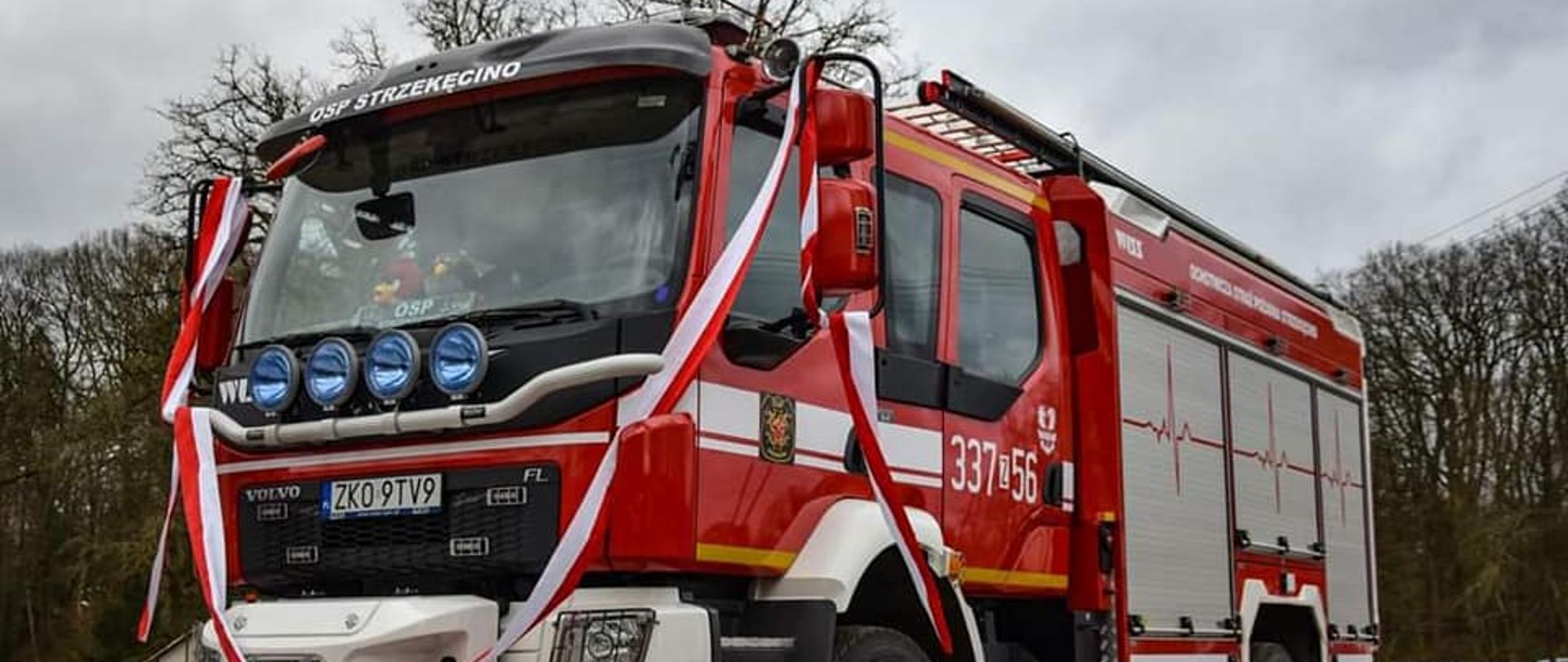 Przekazanie nowego samochodu w OSP Strzekęcnio. Nowe GBA