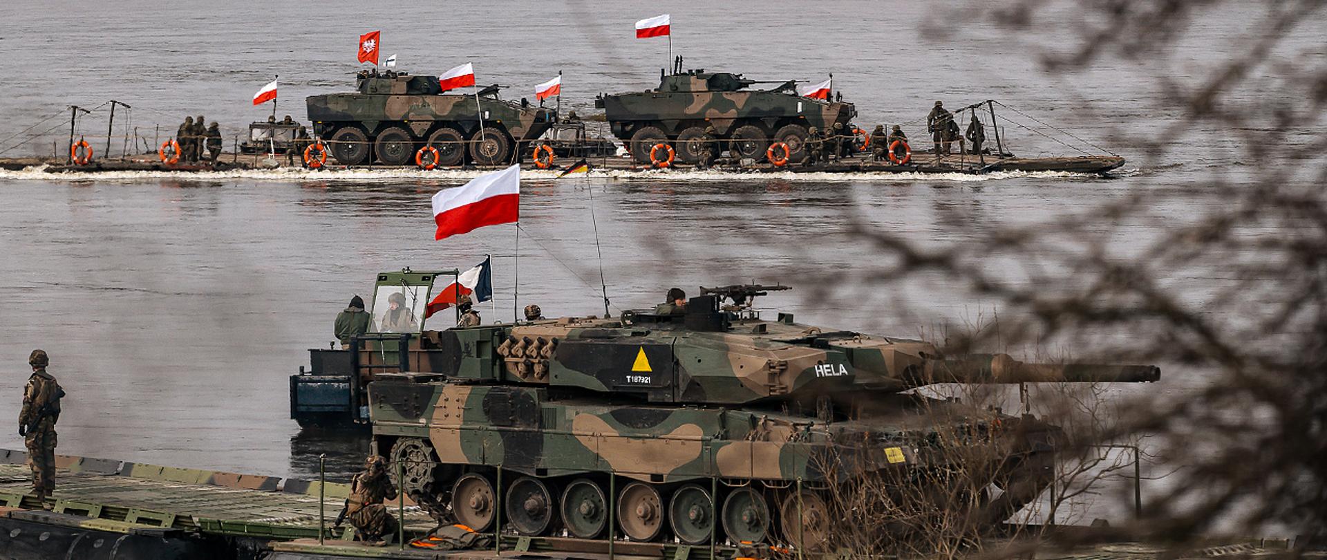 W I połowie 2024 r. NATO prowadzi serię ćwiczeń pod wspólnym kryptonimem STEADFAST DEFENDER-24 (STDE-24). W ćwiczeniach, które odbywają się głównie w Europie Środkowej, uczestniczy ok. 90 000 żołnierzy ze wszystkich państw NATO oraz Szwecji. W ramach ćwiczeń sprawdzana jest zdolność sił Sojuszu do odstraszania i obrony, w tym do odparcia ataku potencjalnego przeciwnika na państwa NATO. Fot. Monika Dwulatek/WCEO
