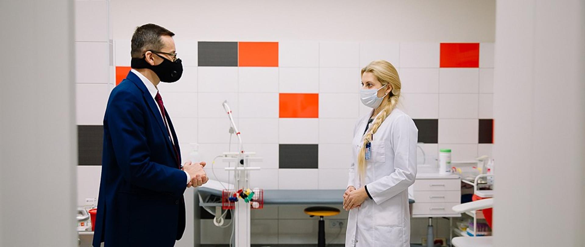 Premier Mateusz Morawiecki w Centralnym Szpitalu Klinicznym MSWiA.