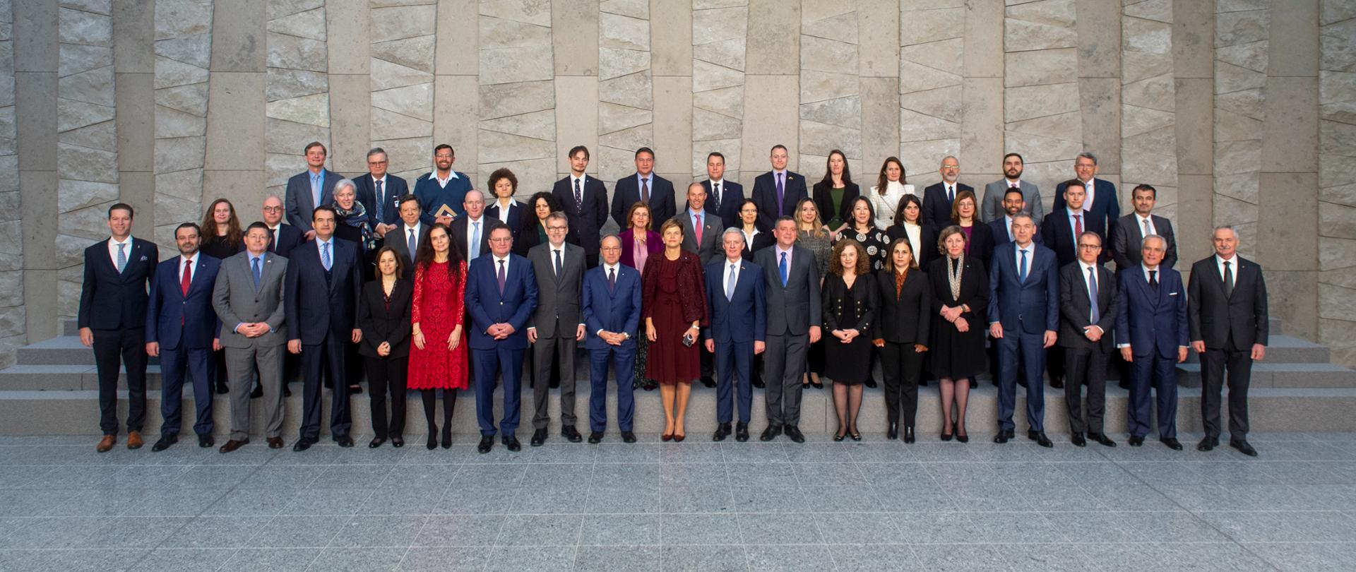 Family photo NATO CPE