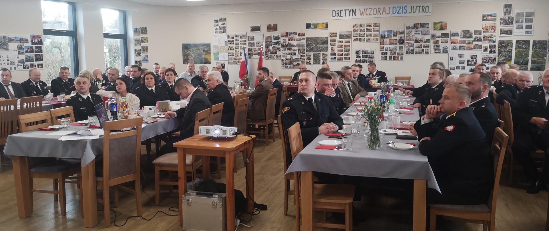 Osoby uczestniczące w naradzie. 