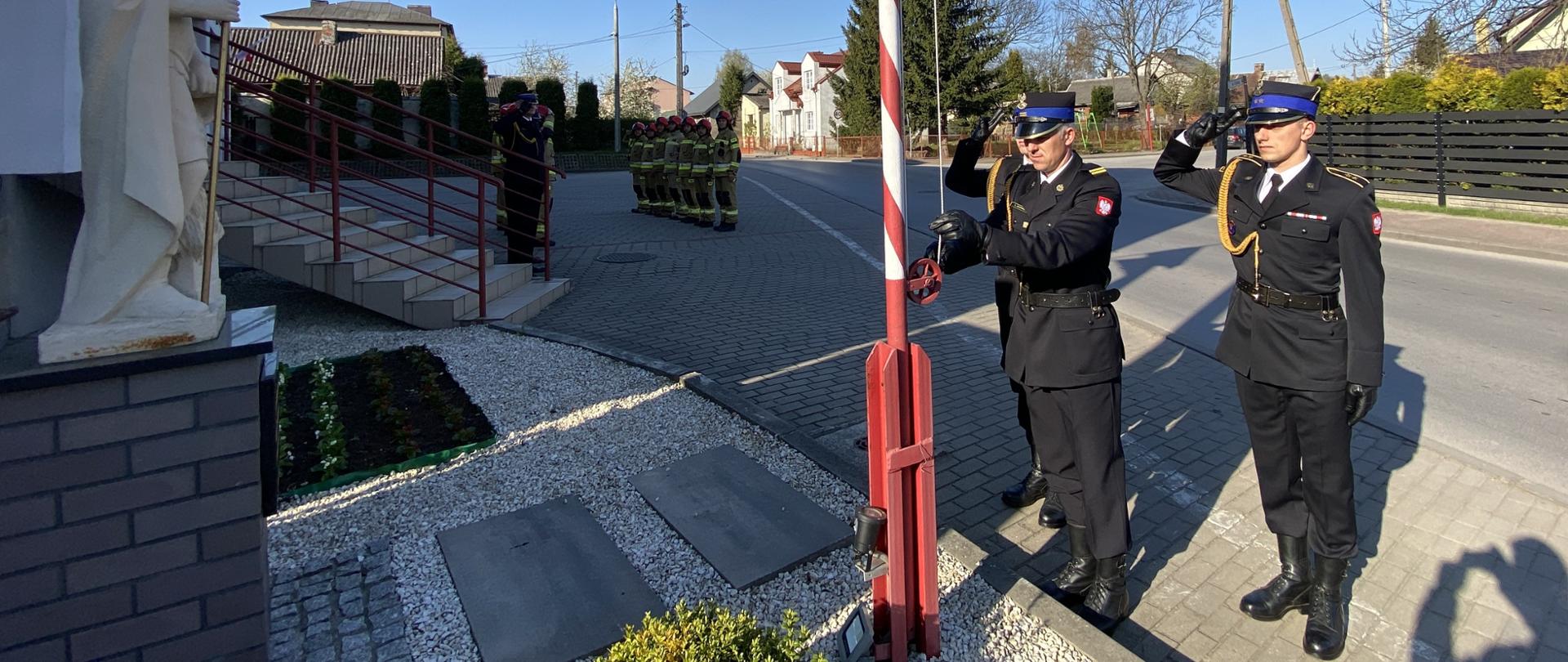 Uroczysta zmiana służby z okazji Dnia Flagi Rzeczypospolitej Polskiej