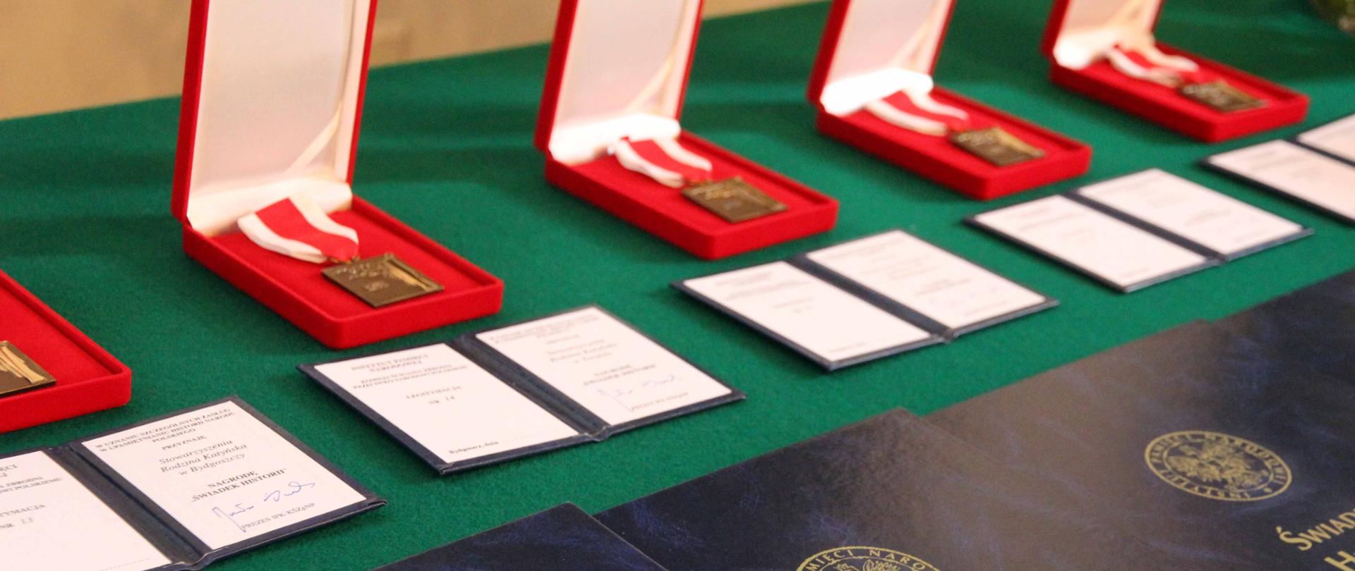 Działacze opozycji niepodległościowej uhonorowani - Krzyże Wolności i Solidarności