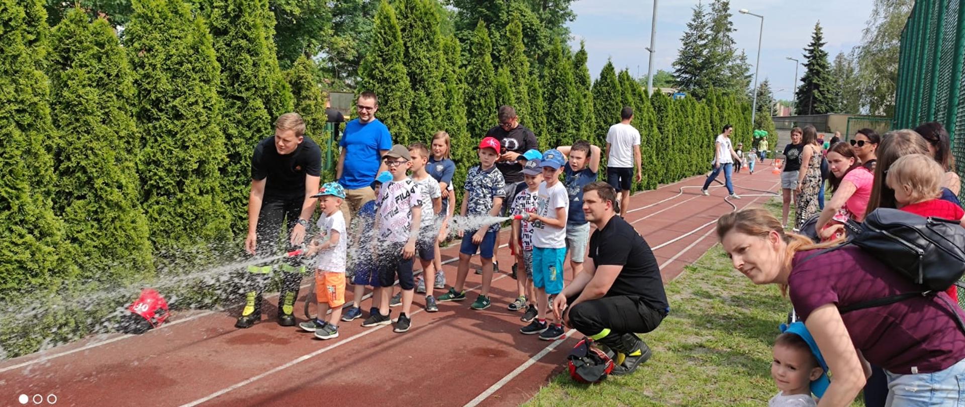 RODZINNY FESTYN Z „DWÓJKĄ”