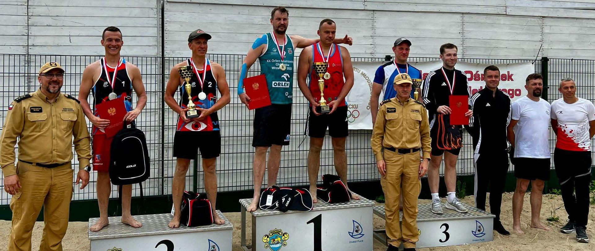 Podium X Mistrzostw Województwa Pomorskiego w siatkówce plażowej 