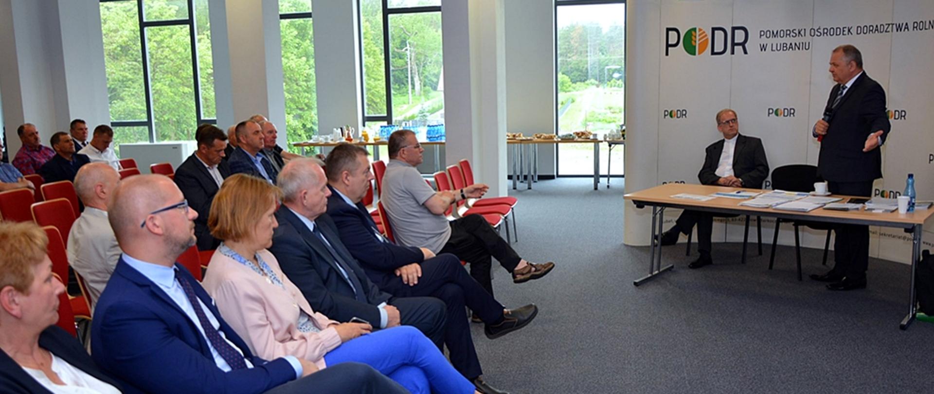 Podsekretarz stanu Ryszard Zarudzki odpowiada na pytania rolników