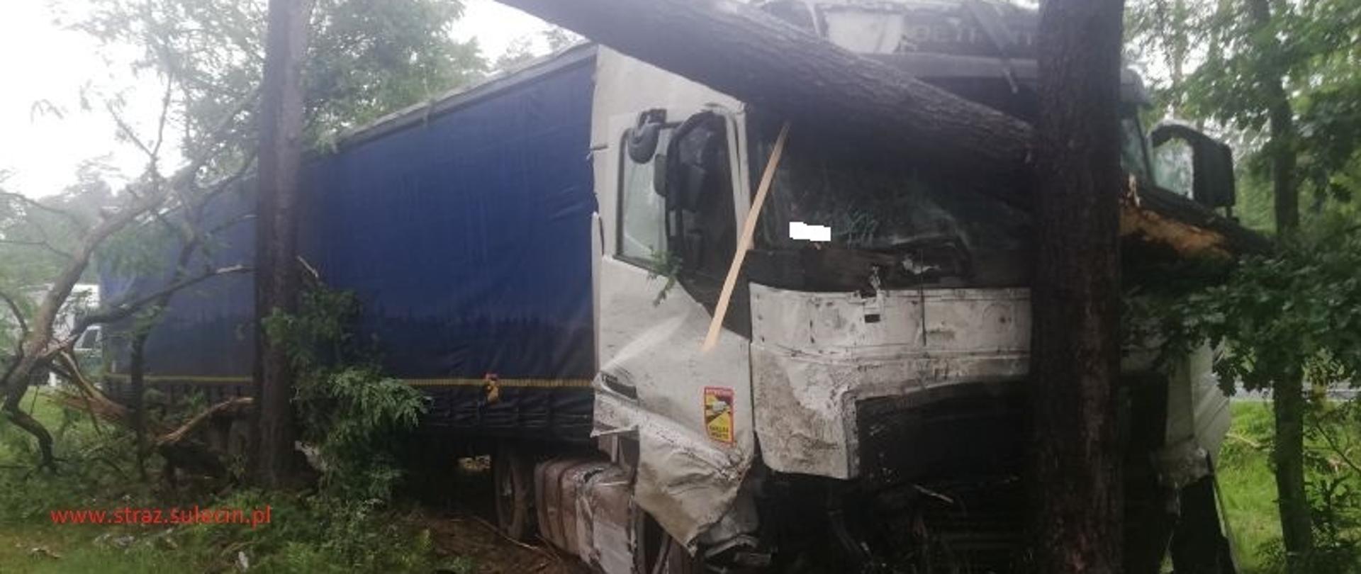 Samochód ciężarowy z naczepą