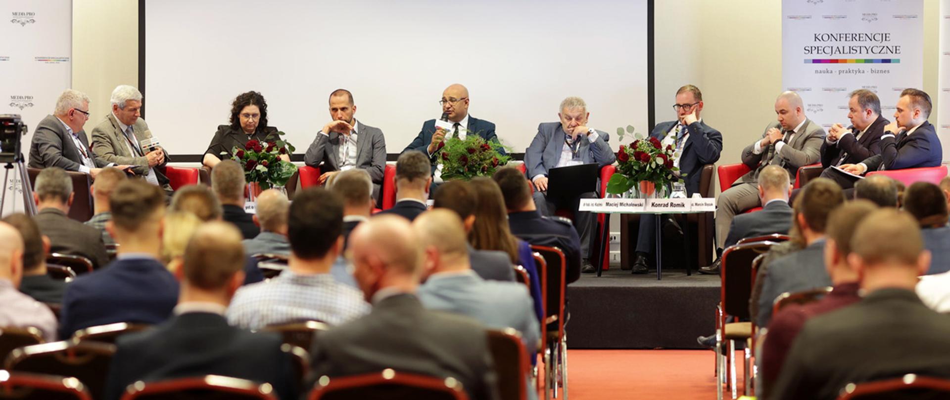Jednym z punktów Kongresu w ramach Krakowskich Dni Bezpieczeństwa Ruchu Drogowego jest debata z udziałem ekspertów. Główny Inspektor Transportu Drogowego podkreślił, że tego typu spotkania są ważne m.in. ze względu na toczone dyskusje i możliwość wypracowania pomysłów na wspólne działania.
