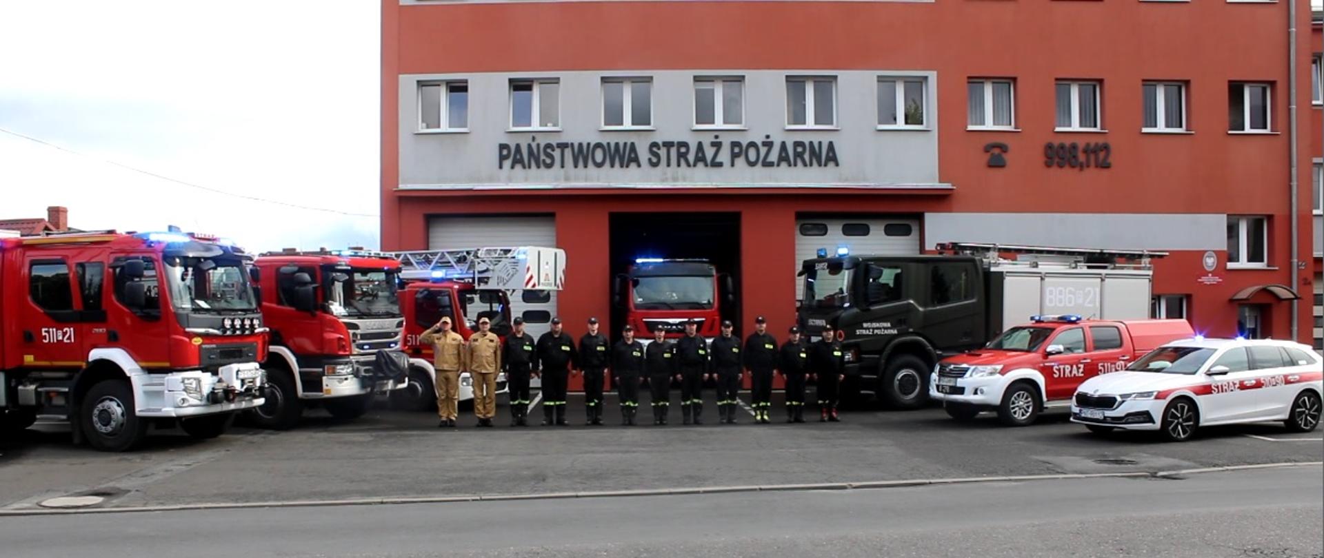 CZEŚĆ I CHWAŁA BOHATEROM POWSTANIA WARSZAWSKIEGO