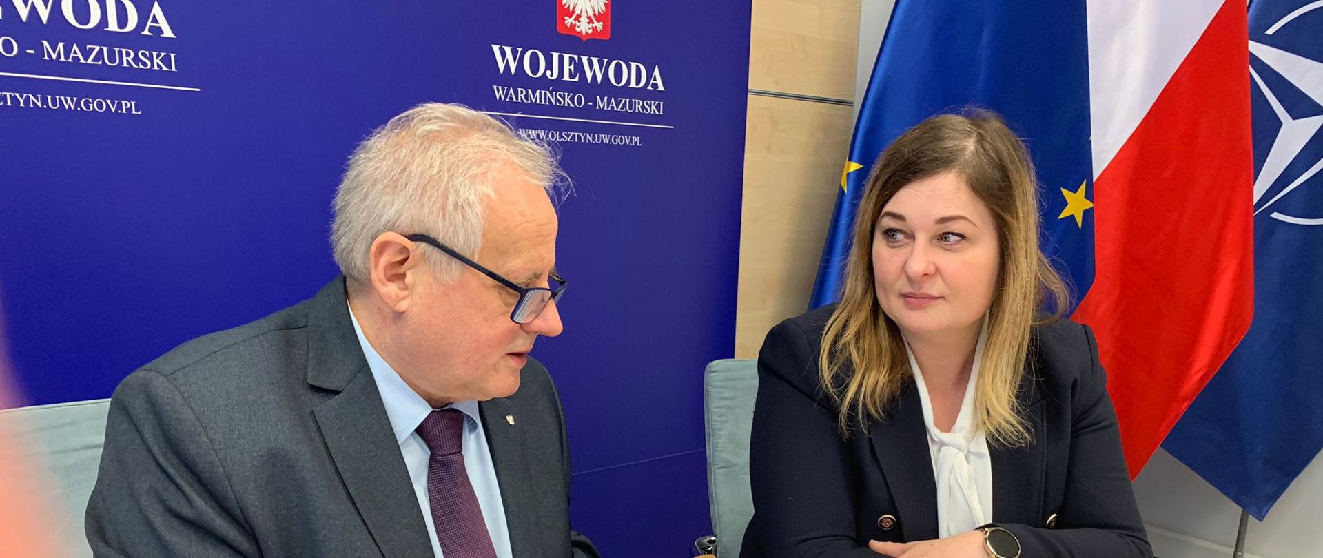 Wicewojewoda podczas posiedzenia