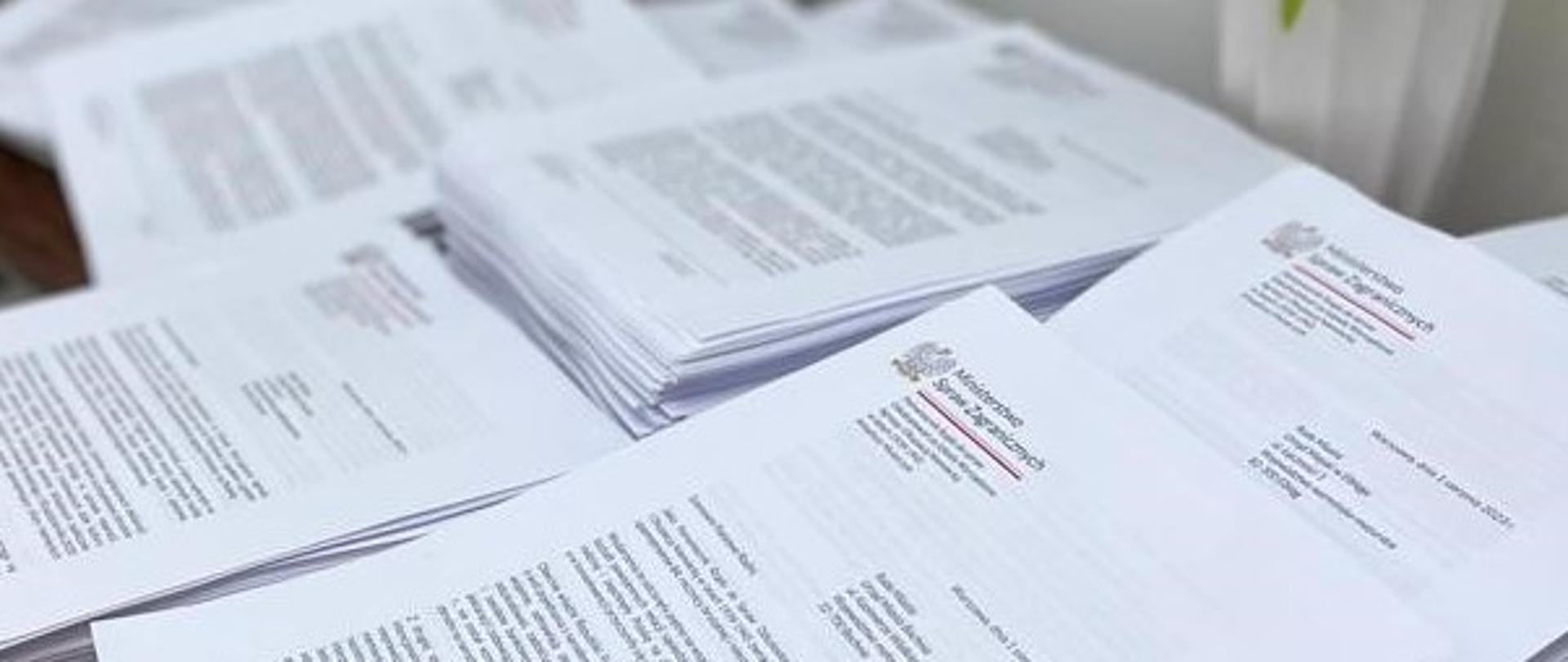 Listy Ministra Andrzeja Mularczyka do samorządów