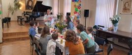 Galeria 10 zdjęć z koncertu i spotkania uczniów klasy fortepianu P. Angeliki Strzygockiej oraz rozwiązanie "Konkursu fortepian na plus" - 18 czerwca 2024 w PSM w Kłodzku.