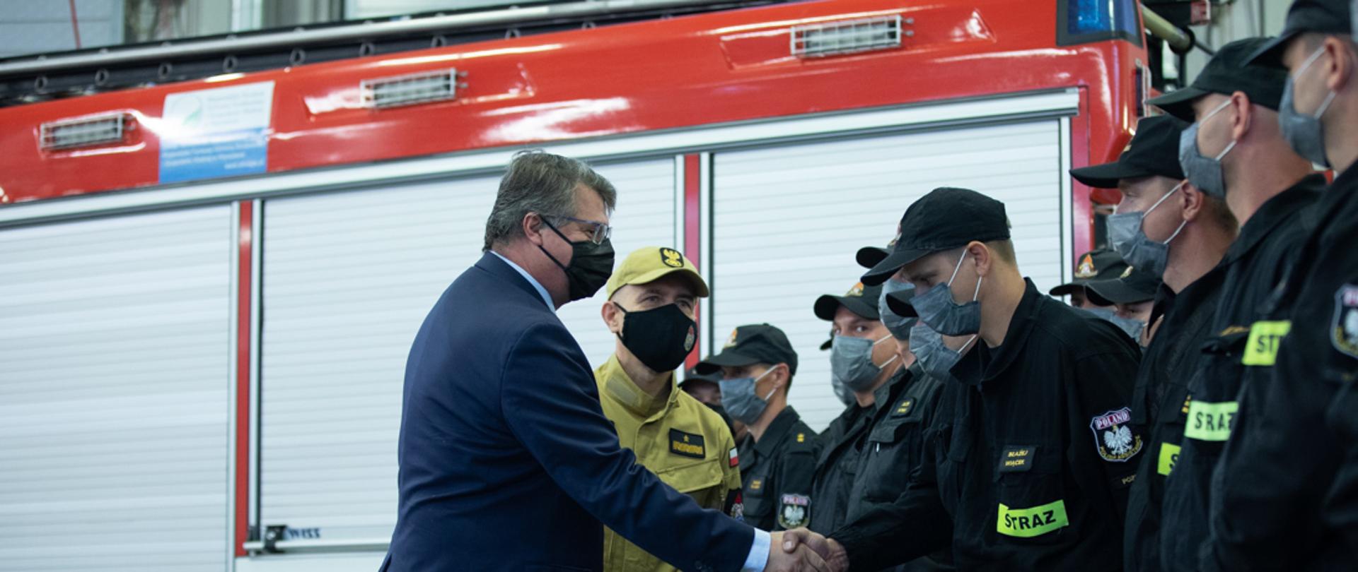 Kolejna grupa strażaków wyleciała do Grecji