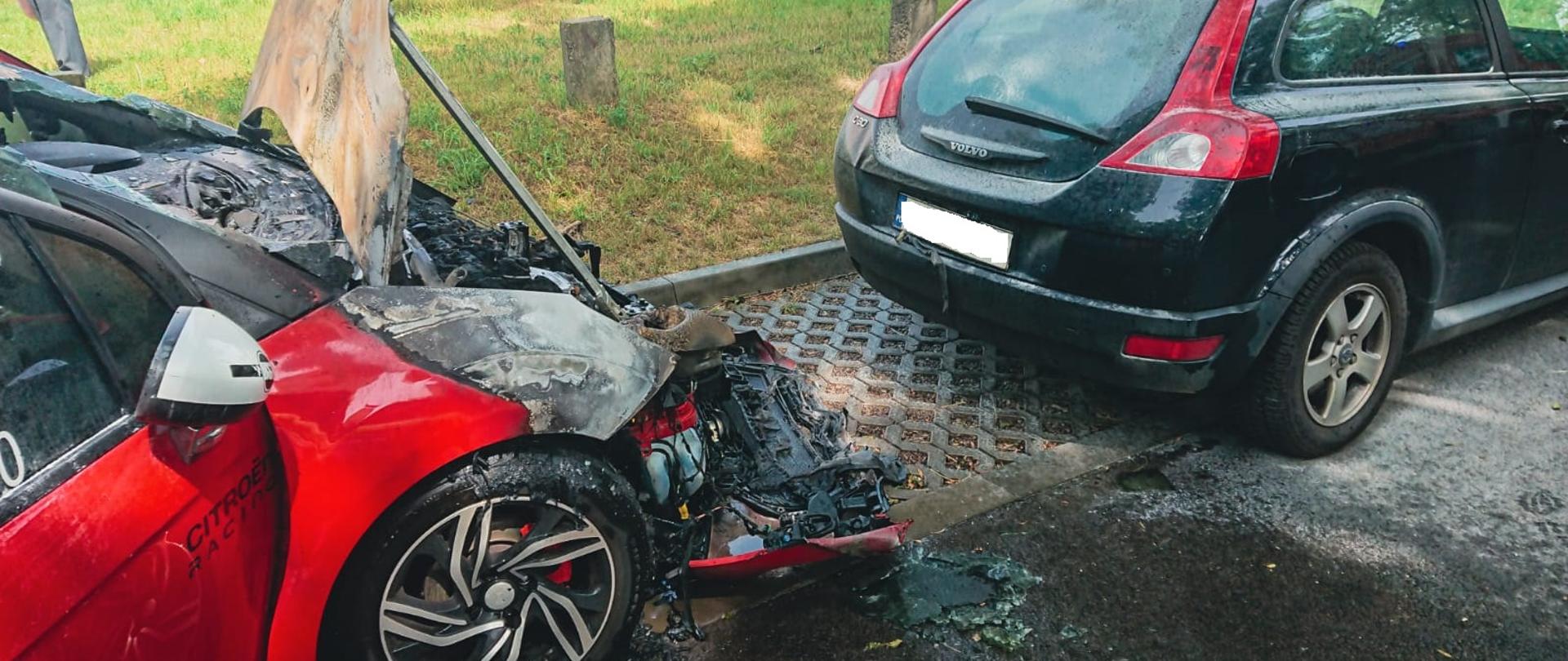 Pożar samochodu osobowego w Ostrowcu Św.