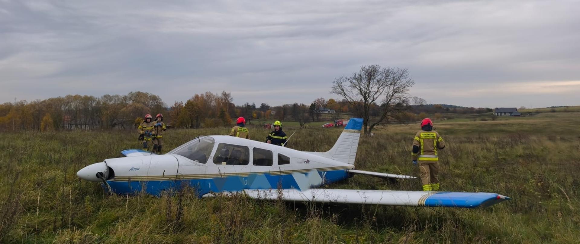Awaryjne lądowanie samolotu w rejonie miejscowości Trelkowo ( gm. Szczytno)