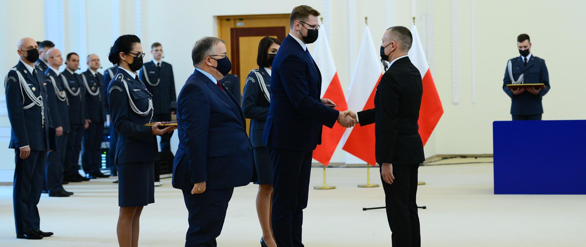 Awanse i odznaczenia w Służbie Więziennej